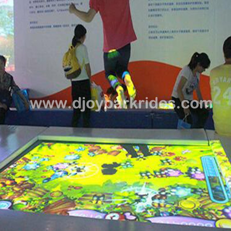 DJIP09 Newest trampoline interactive projection game